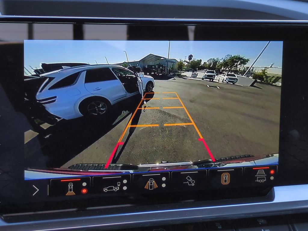 Used 2025 GMC Sierra 3500 SLT w/ SLT Premium Package image 17