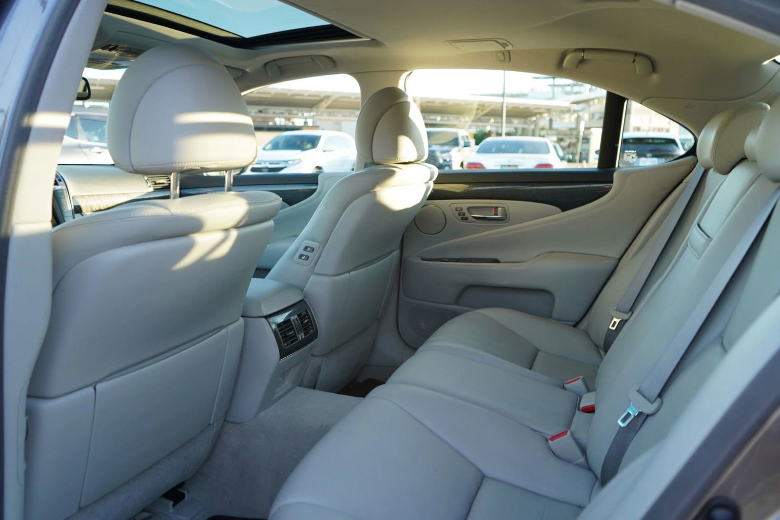 Used 2012 Lexus LS 460 image 18