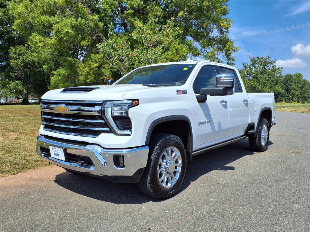 Used 2025 Chevrolet Silverado 2500 LTZ w/ LTZ Convenience Package image 1