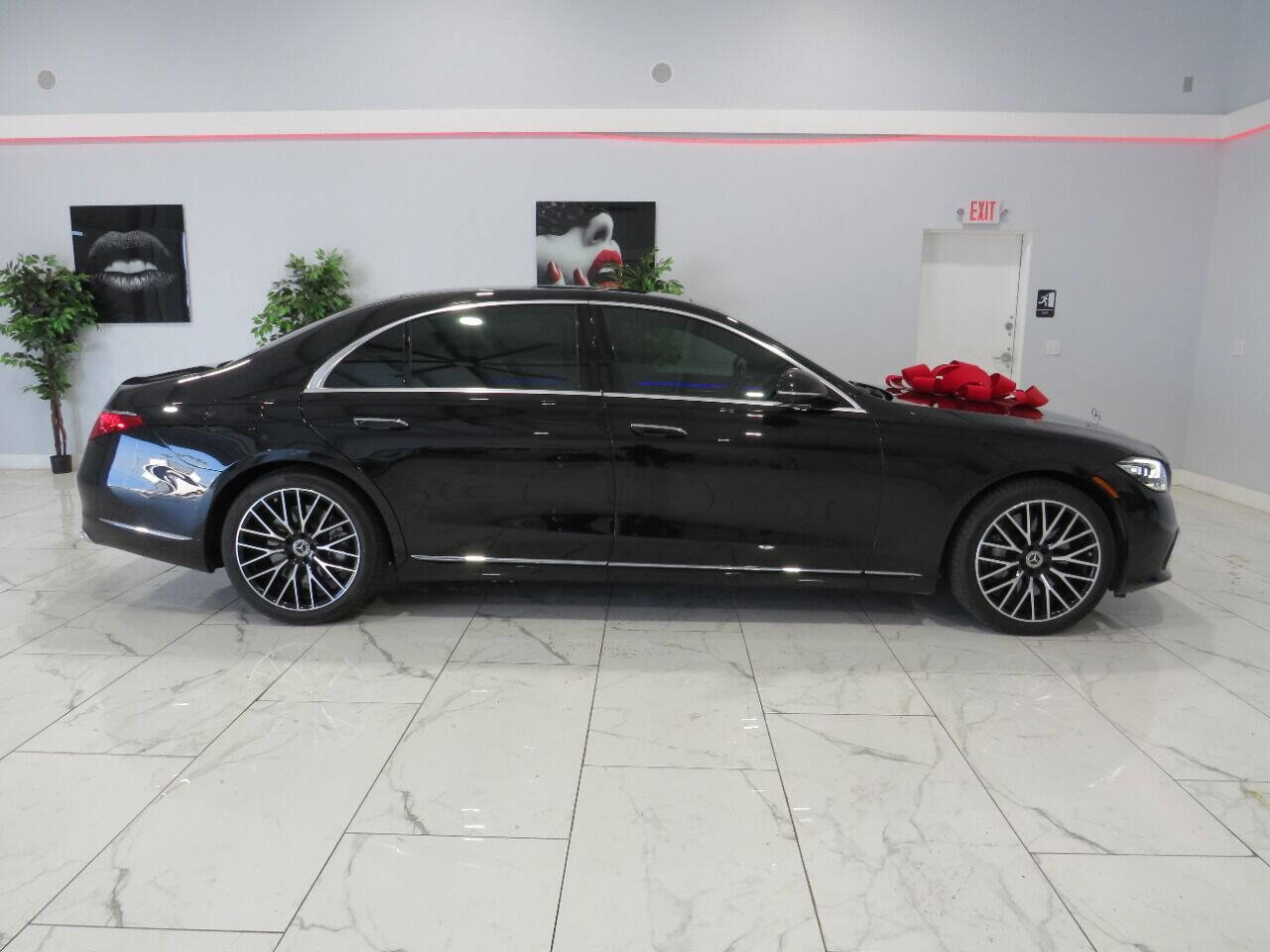 Used 2021 Mercedes-Benz S 580 4MATIC Sedan image 3