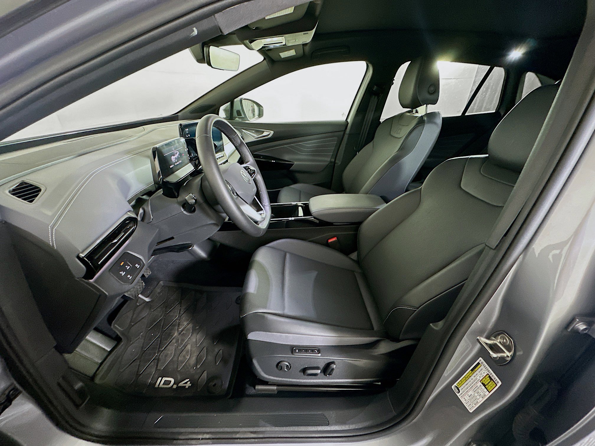 Used 2023 Volkswagen ID.4 S image 13