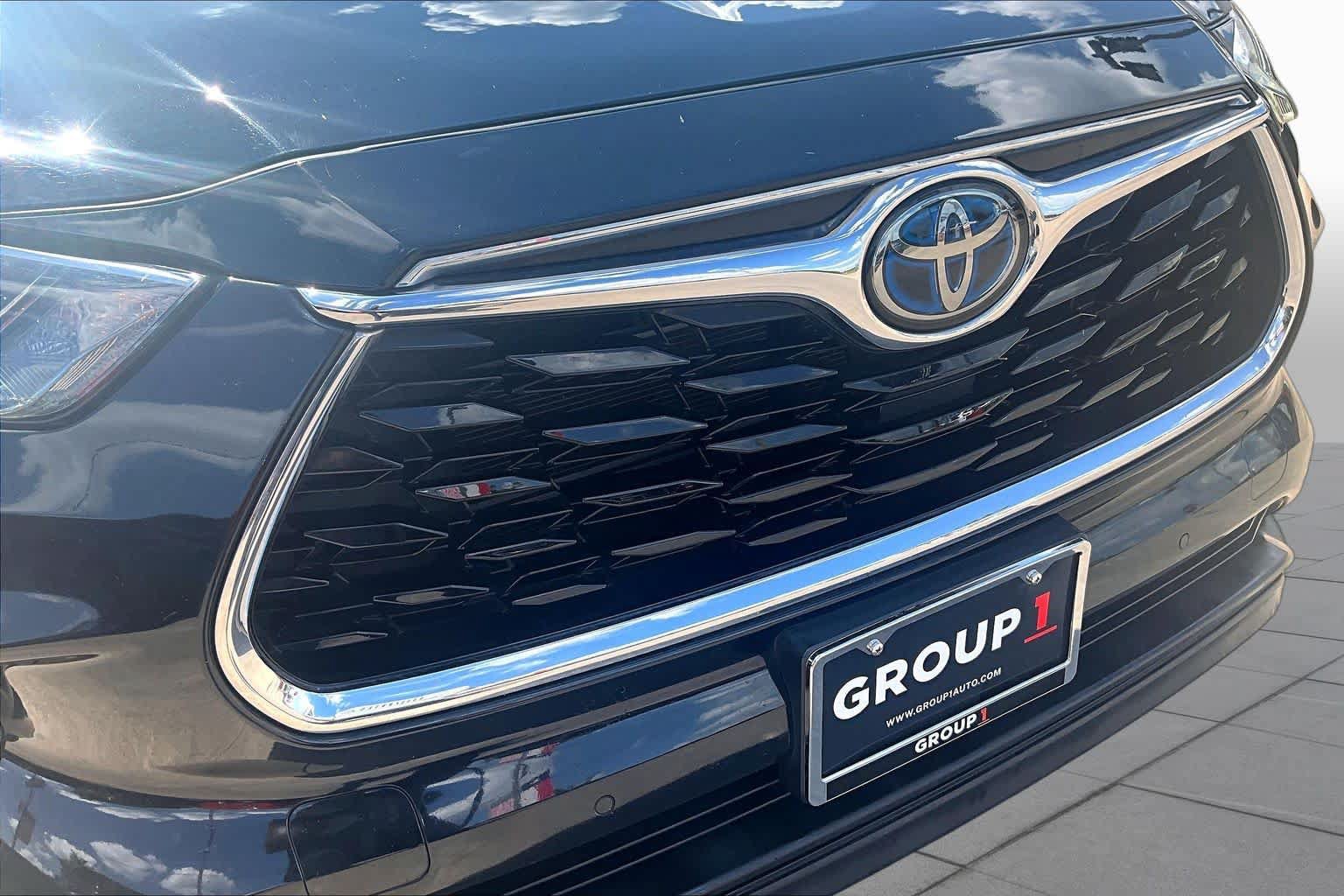 Used 2021 Toyota Highlander Limited AWD/4WD image 30