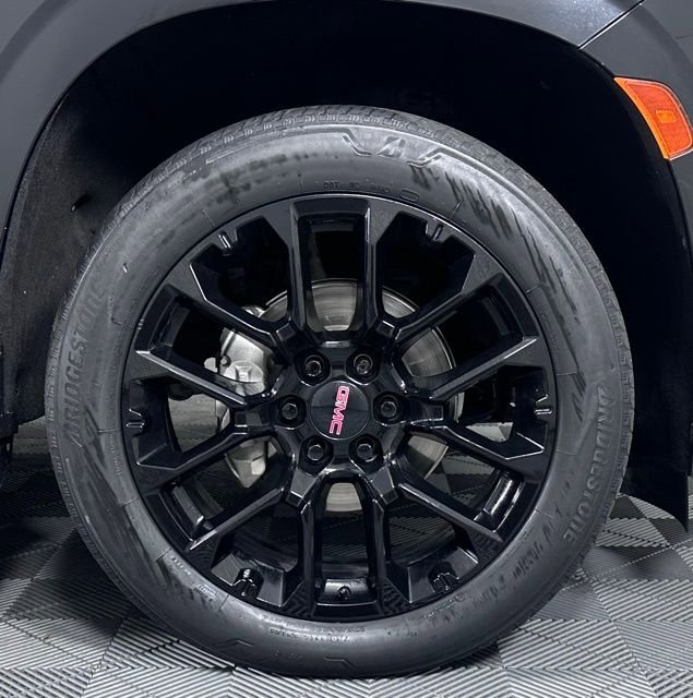 Used 2023 GMC Yukon XL SLT image 10