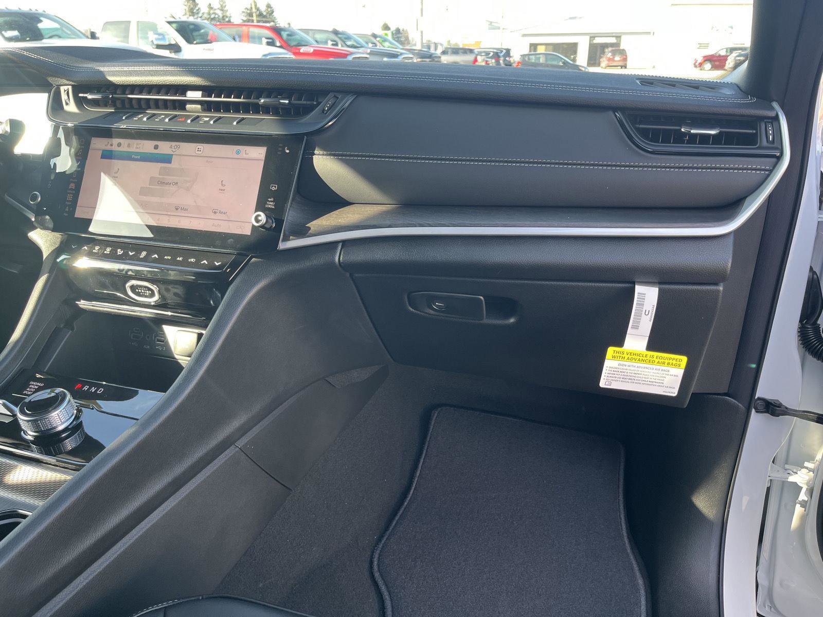 New 2026 Jeep Grand Cherokee L Limited w/ Limited Altitude Package image 48