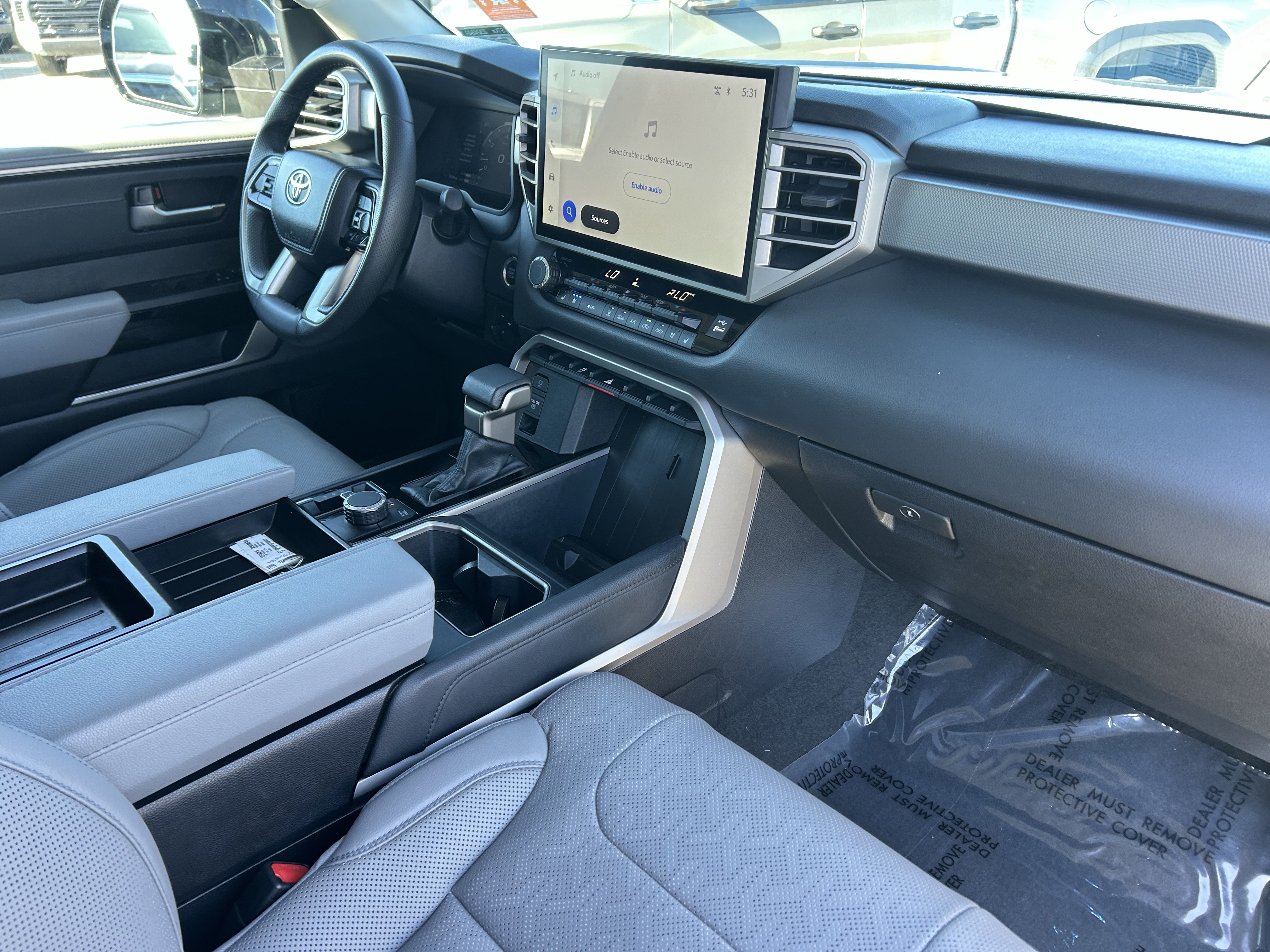 Used 2024 Toyota Tundra Limited AWD/4WD image 9
