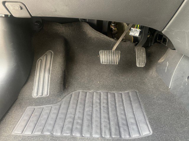 Used 2011 Chevrolet Aveo LT image 43