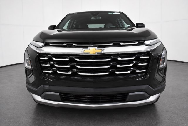 Used 2026 Chevrolet Equinox LT AWD/4WD image 2