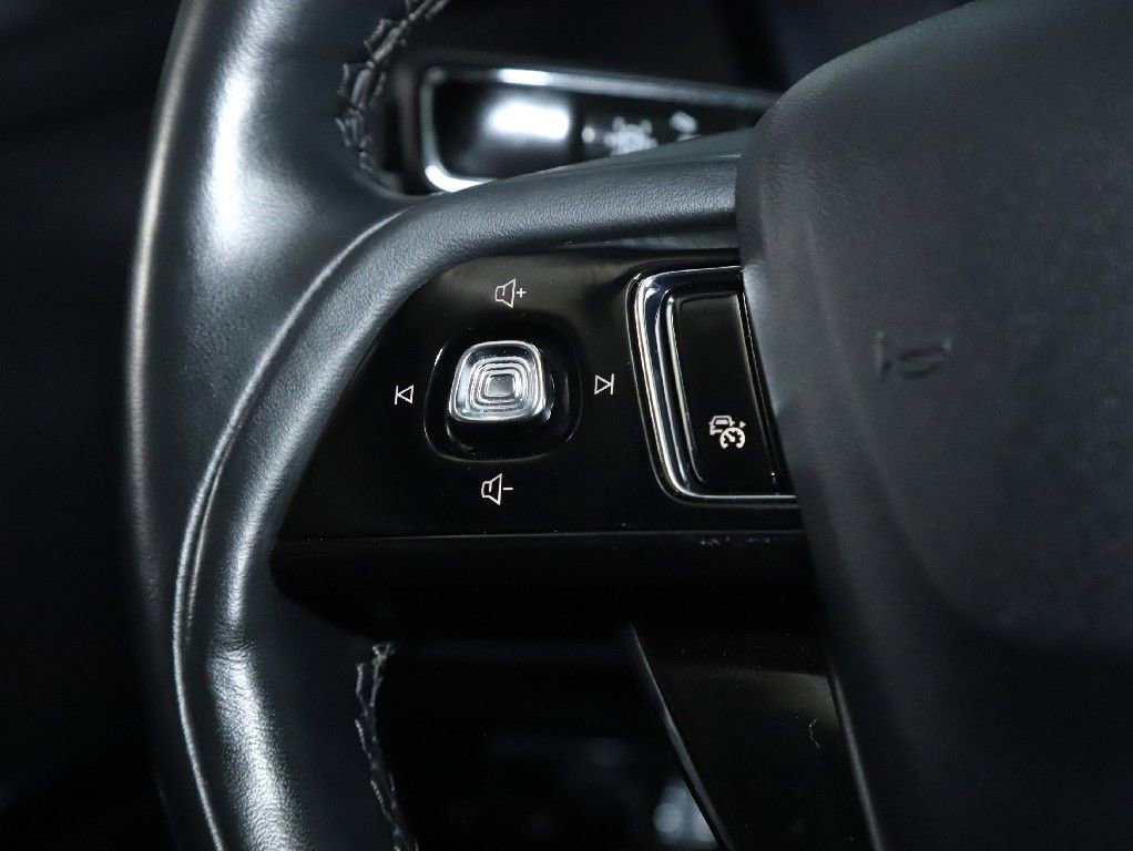 Certified 2023 Lincoln Corsair Reserve w/ Equipment Group 201A image 24