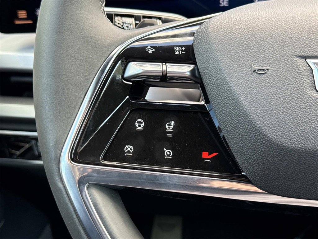 New 2026 Cadillac Vistiq Luxury image 15