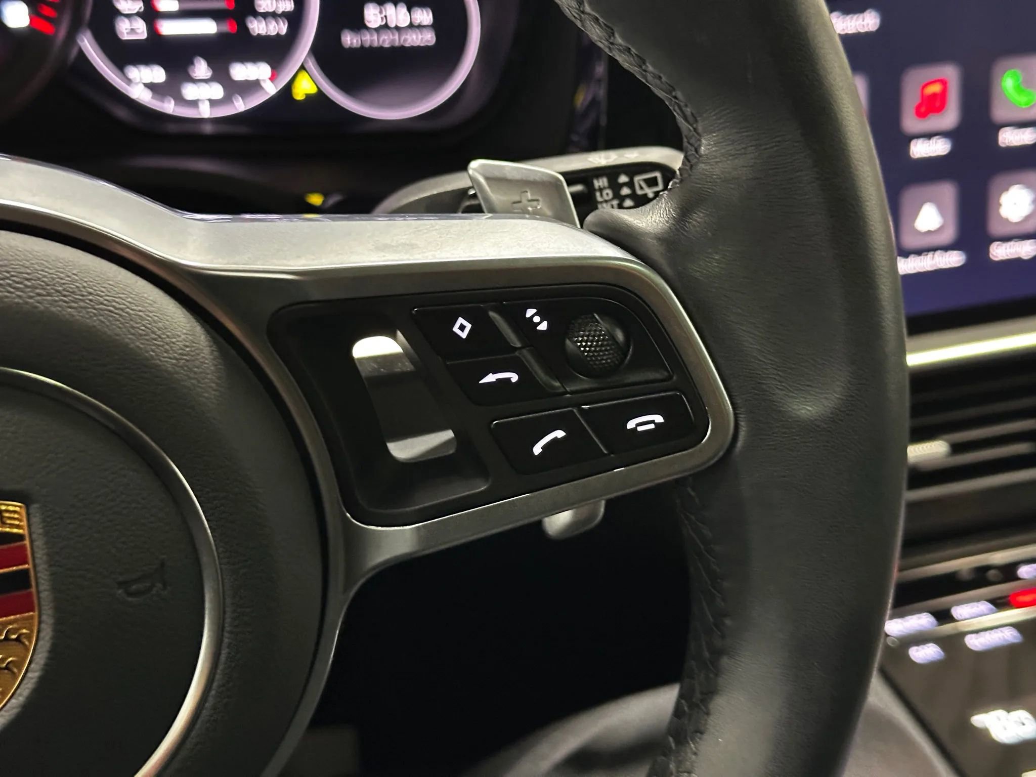 Used 2023 Porsche Cayenne image 31