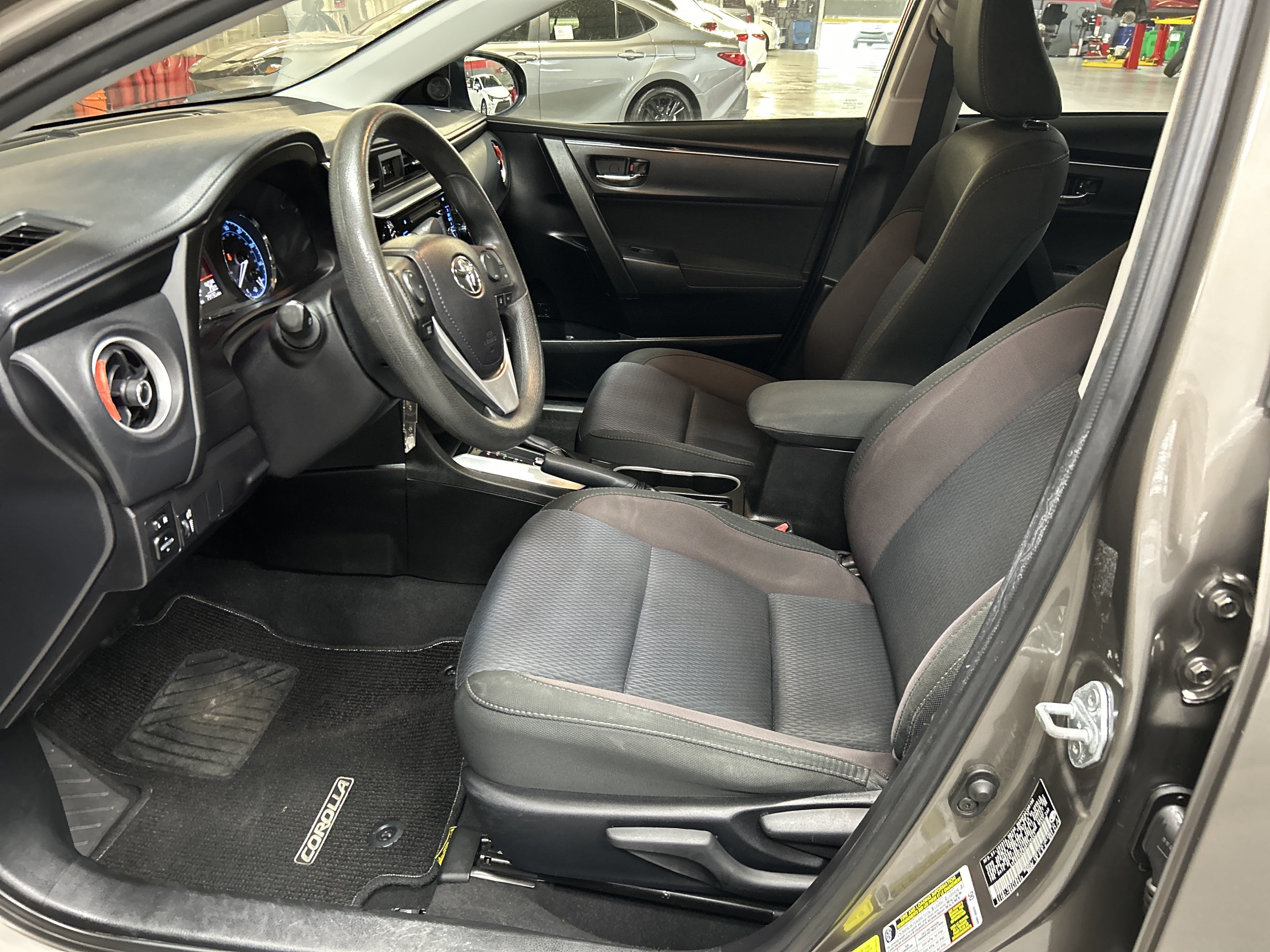 Used 2017 Toyota Corolla LE FWD image 16