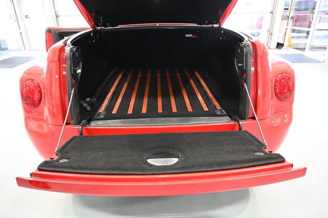 Used 2003 Chevrolet SSR w/ Preferred Equipment Group image 7