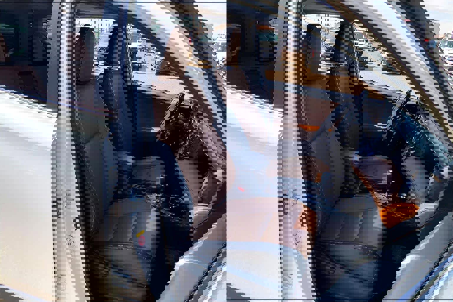 Used 2017 Toyota RAV4 Limited w/ Advanced Technology Package image 8