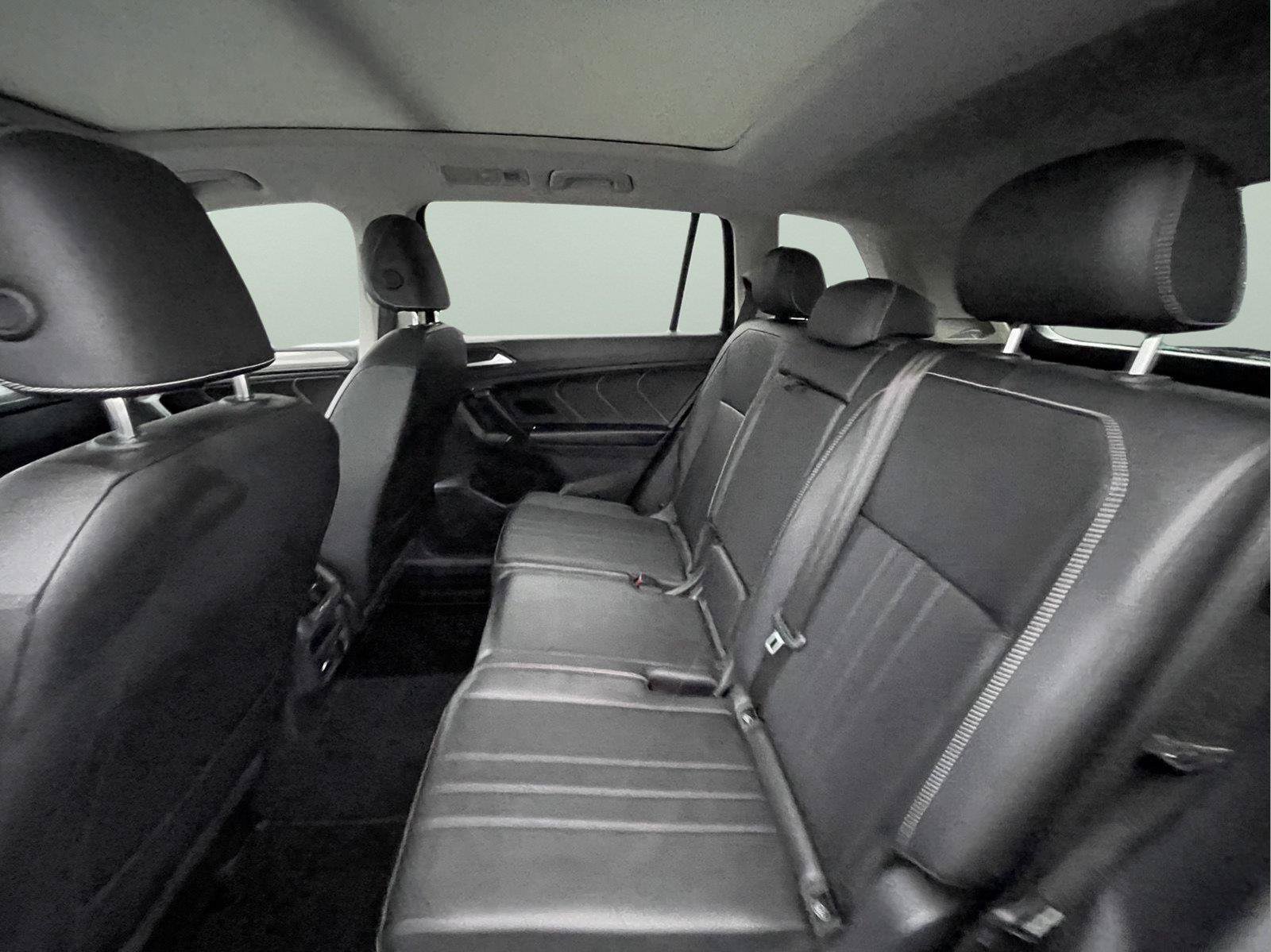 Used 2022 Volkswagen Tiguan SE AWD/4WD image 16