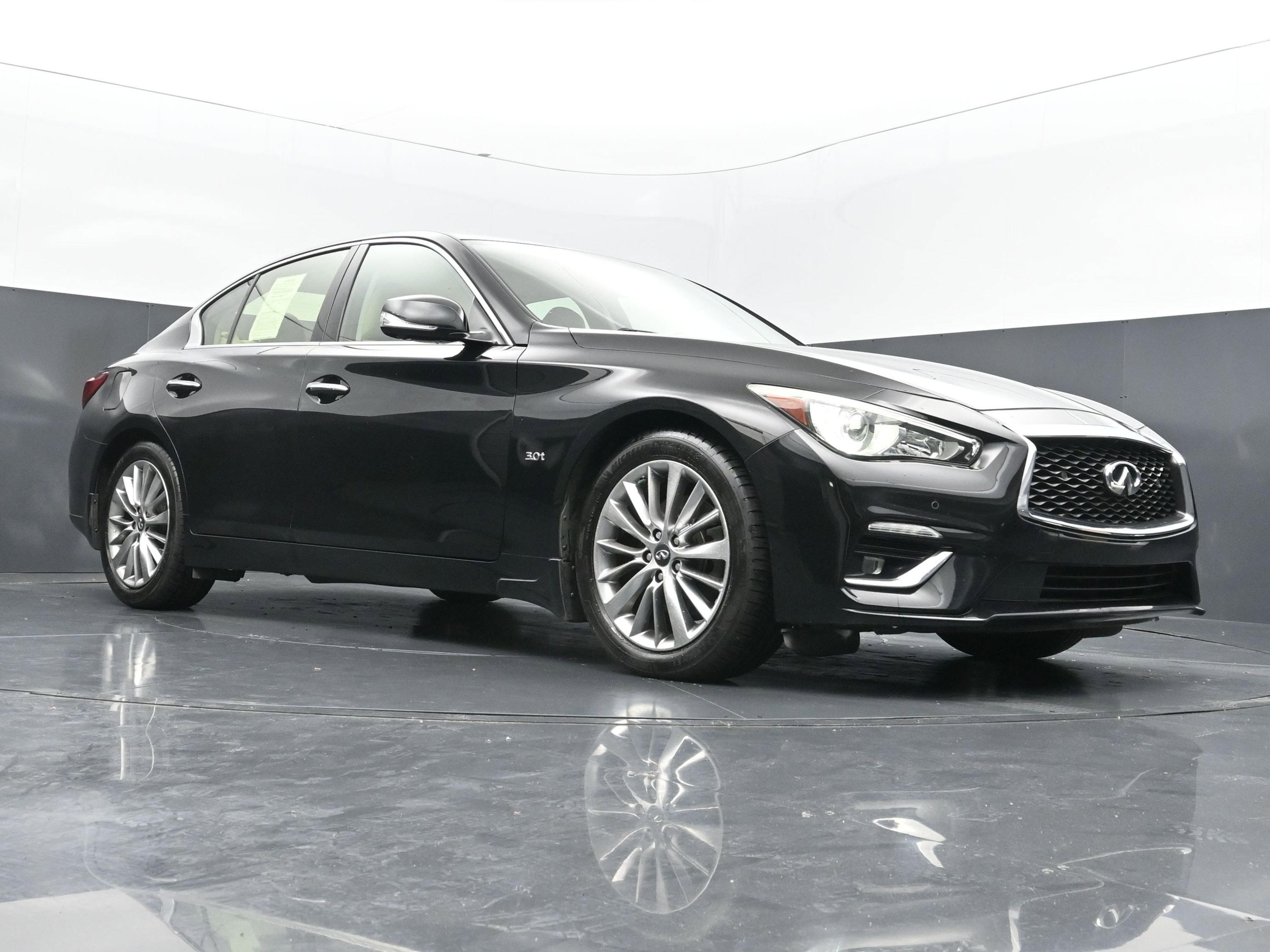 Used 2018 INFINITI Q50 Luxe w/ Sensory Package (Luxe) RWD image 41