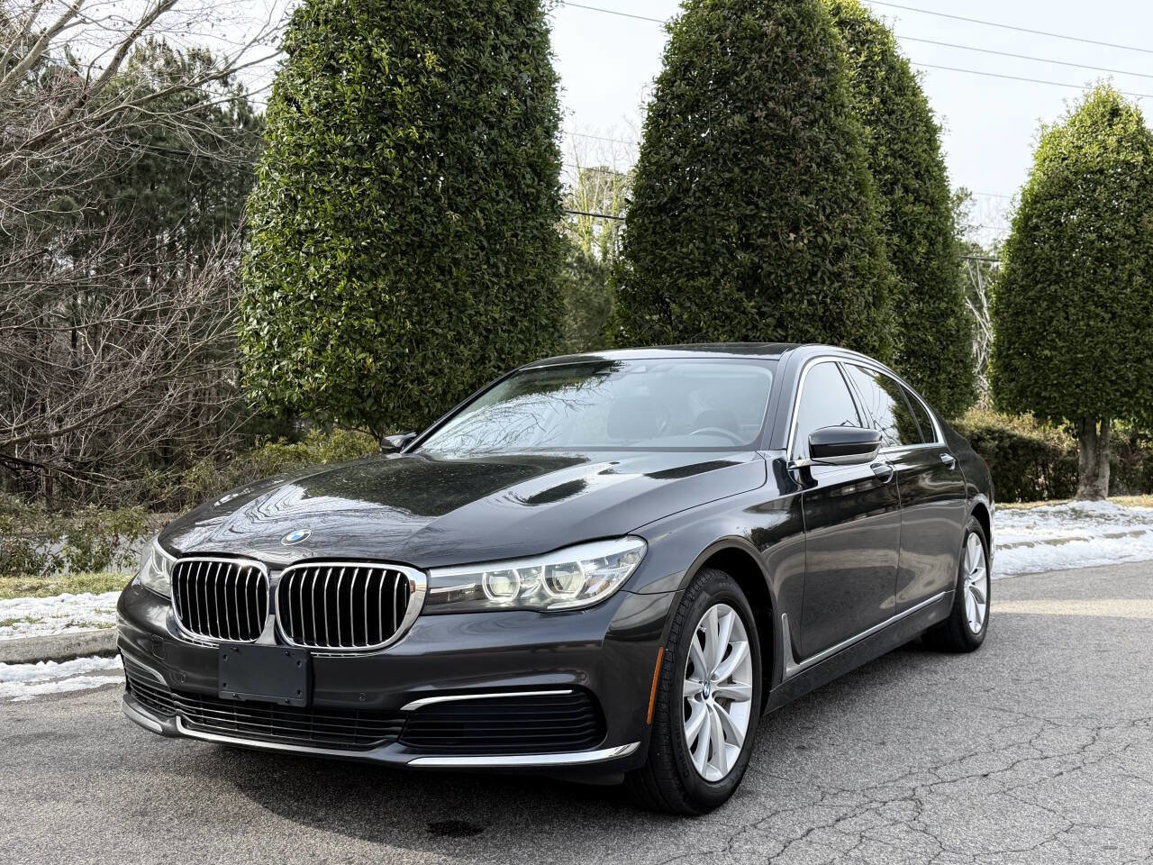 Used 2019 BMW 740i xDrive 740i xDrive AWD 4dr Sedan image 3
