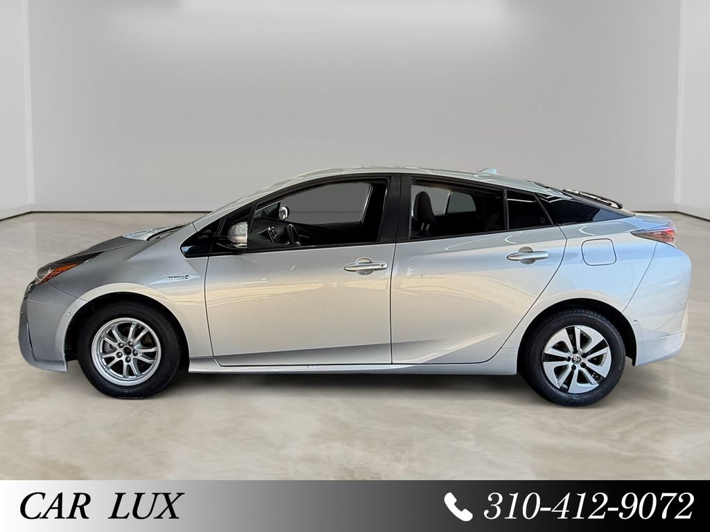 Used 2018 Toyota Prius Two w/ Prius Two Safety Plus Package FWD image 2
