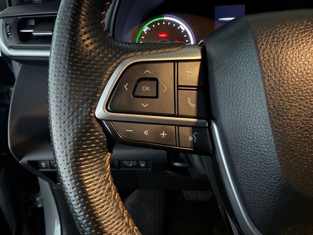 Used 2023 Toyota Sienna XLE Woodland Edition AWD/4WD image 16