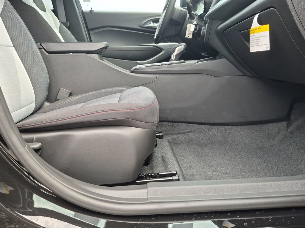 New 2026 Chevrolet Trax RS FWD image 25