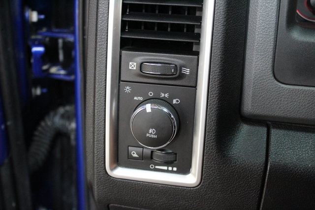 Used 2017 RAM 1500 SLT AWD/4WD image 15