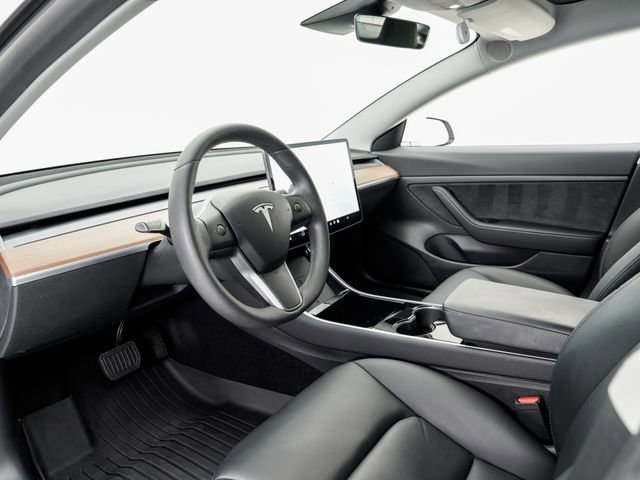 Used 2020 Tesla Model 3 Standard Range Plus image 4