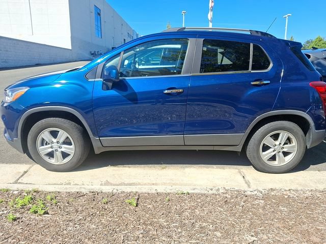 Used 2020 Chevrolet Trax LT w/ Sun & Sound Package AWD/4WD image 6