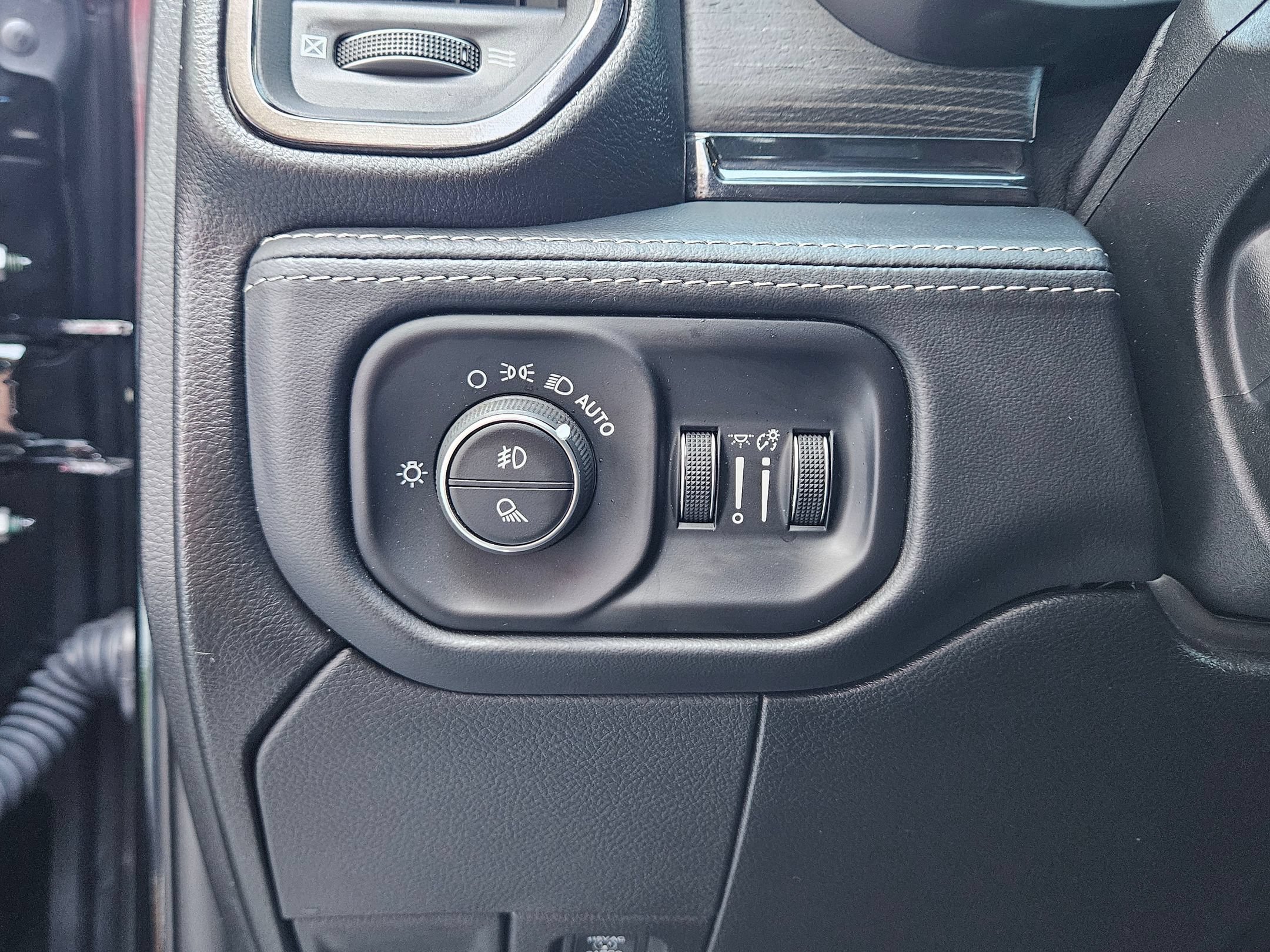 Used 2024 RAM 2500 Limited AWD/4WD image 21