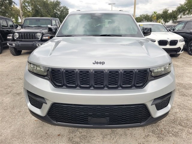 New 2025 Jeep Grand Cherokee Altitude image 19