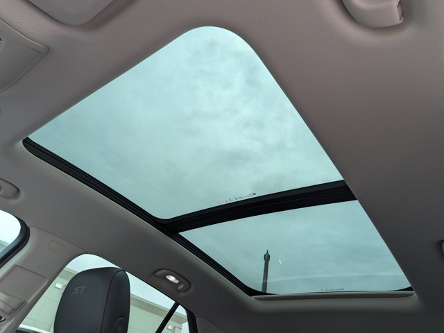 Certified 2022 Buick Envision Essence w/ Technology Package II FWD image 27