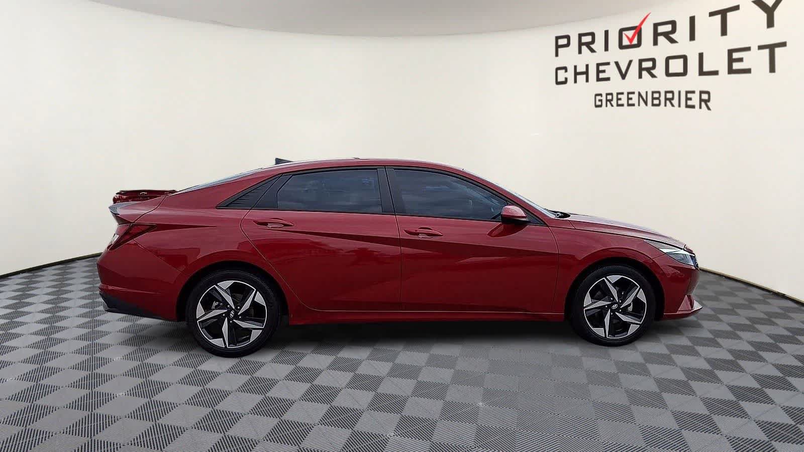 Used 2023 Hyundai Elantra SEL w/ Convenience Package FWD image 9