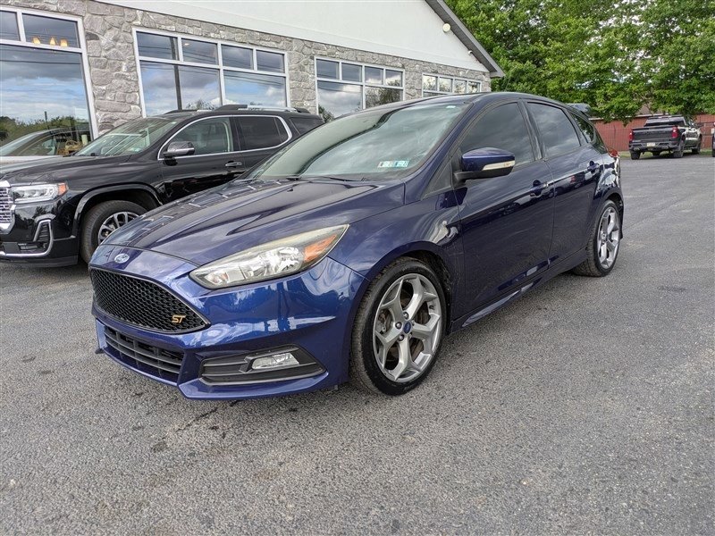 Used 2016 Ford Focus ST FWD image 1