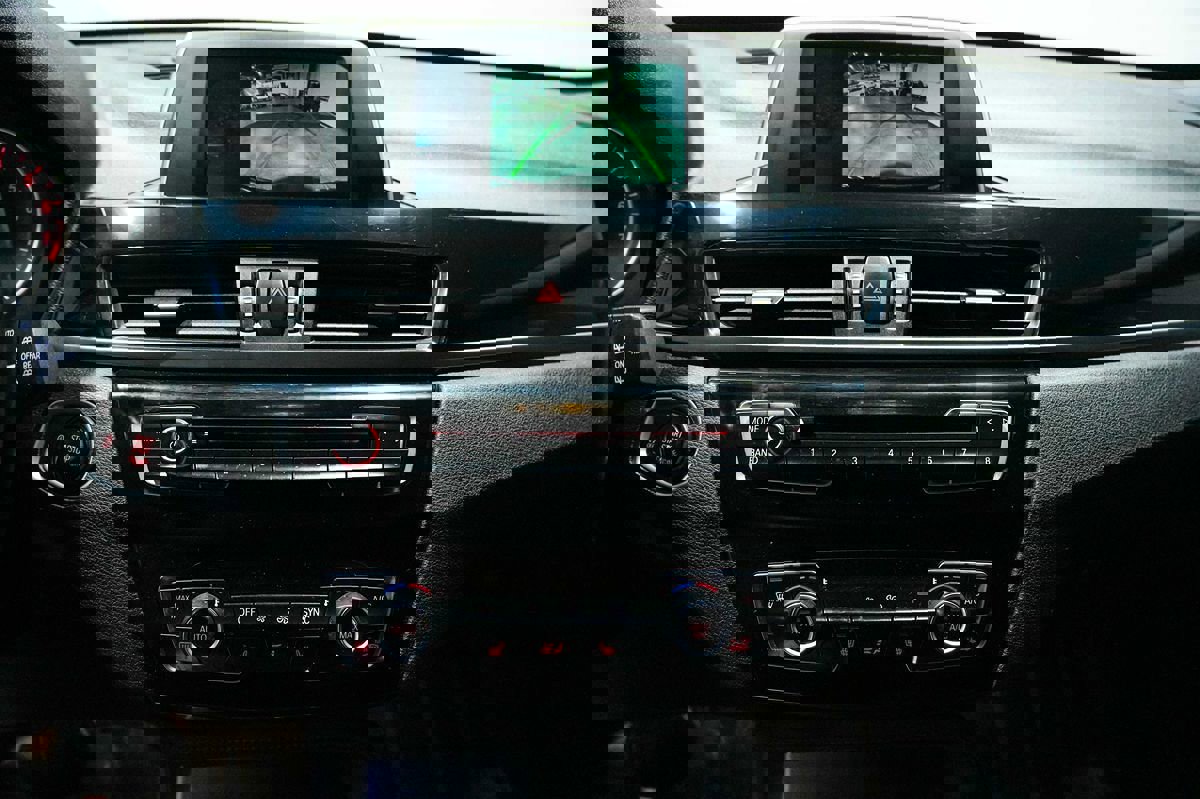 Used 2018 BMW X1 sDrive28i image 15