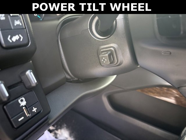 Used 2017 Chevrolet Suburban LT w/ Luxury Package image 15