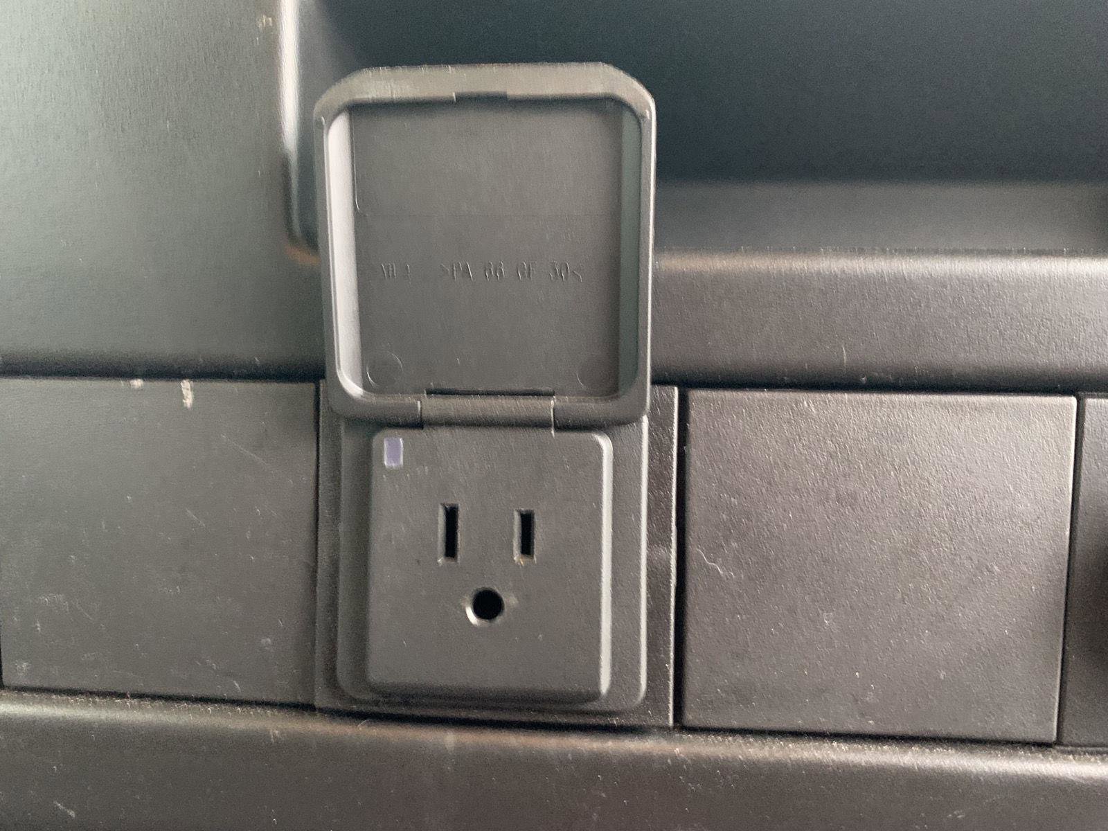 Used 2024 Chevrolet Express 2500 w/ Driver Convenience Package image 16