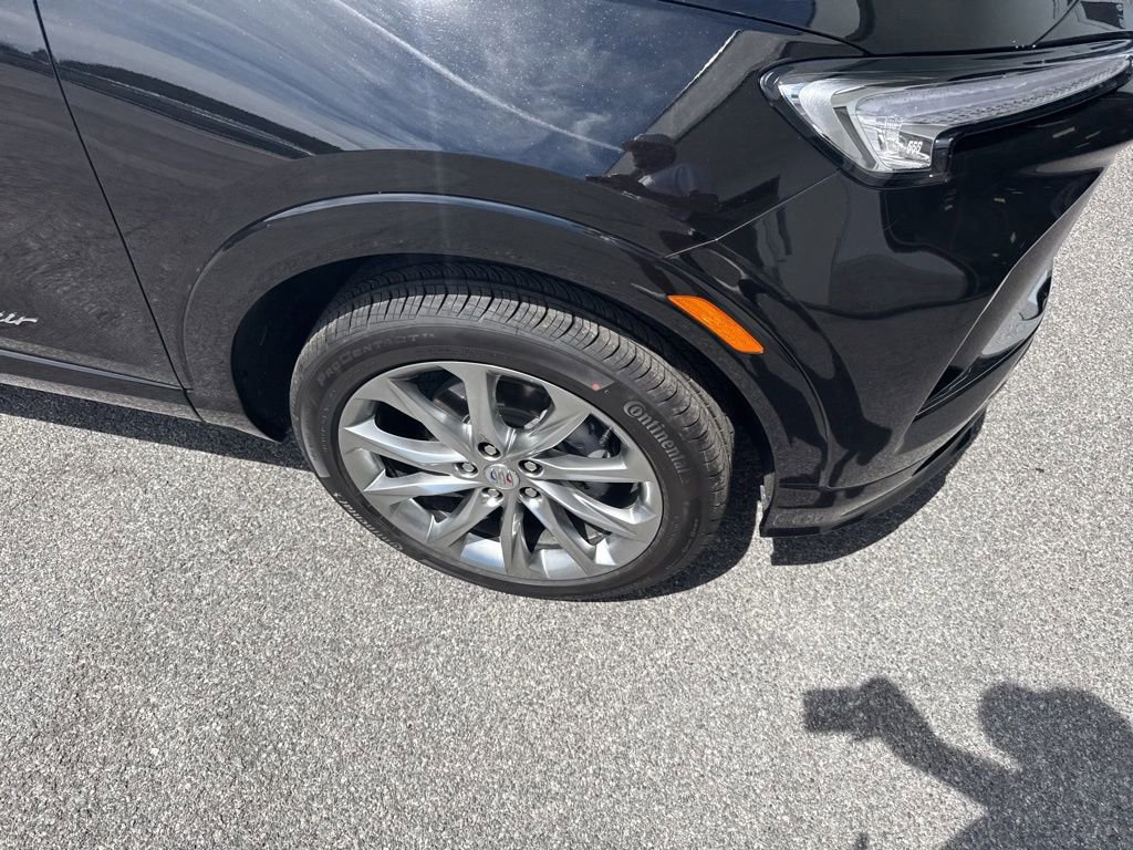 Used 2025 Buick Encore GX Avenir w/ Avenir Technology Package image 11