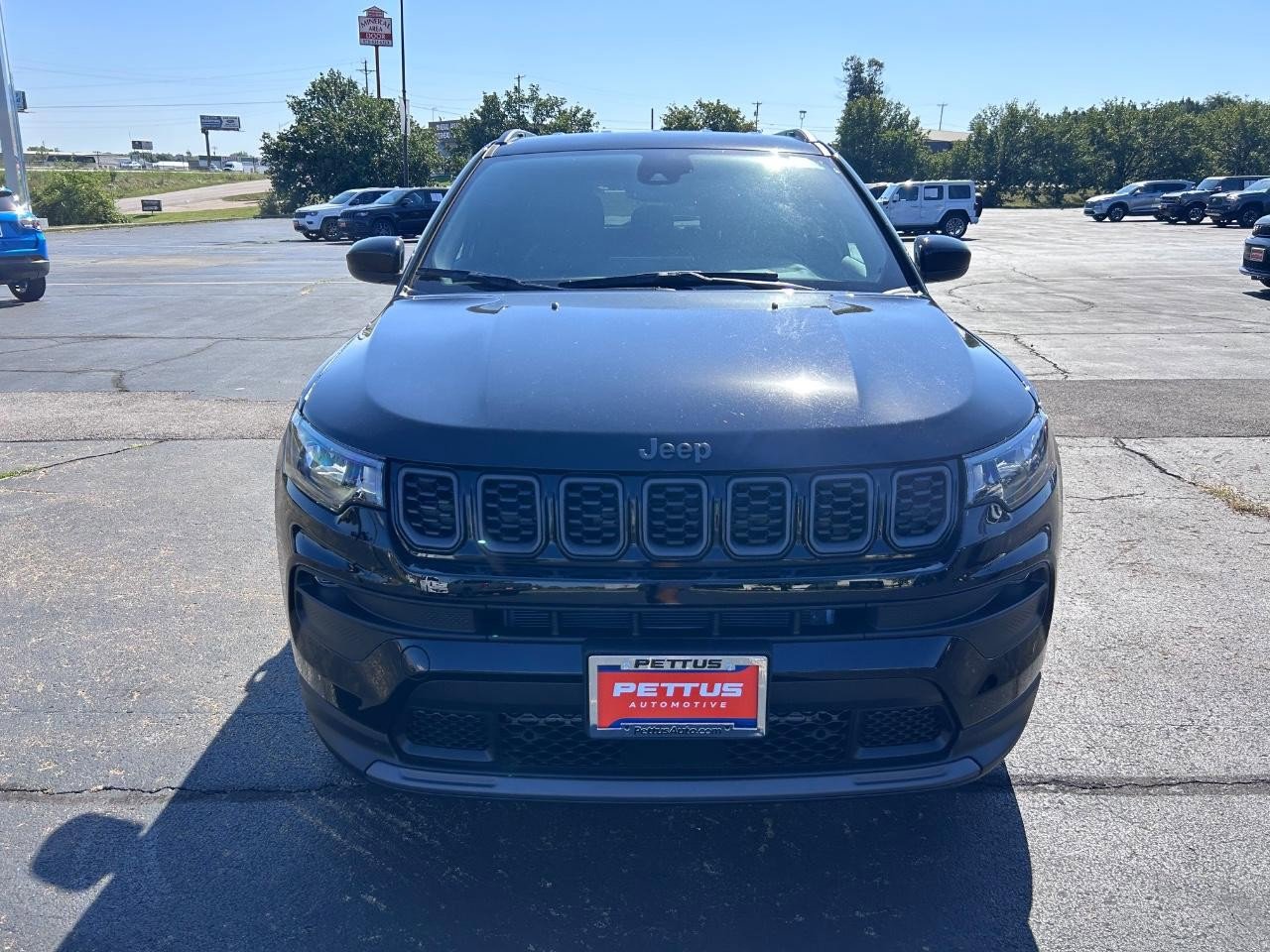 New 2026 Jeep Compass Latitude image 9