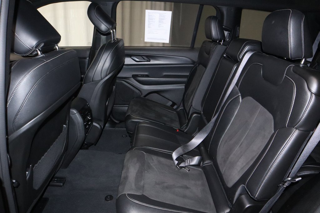 Used 2024 Jeep Grand Cherokee L Laredo image 21