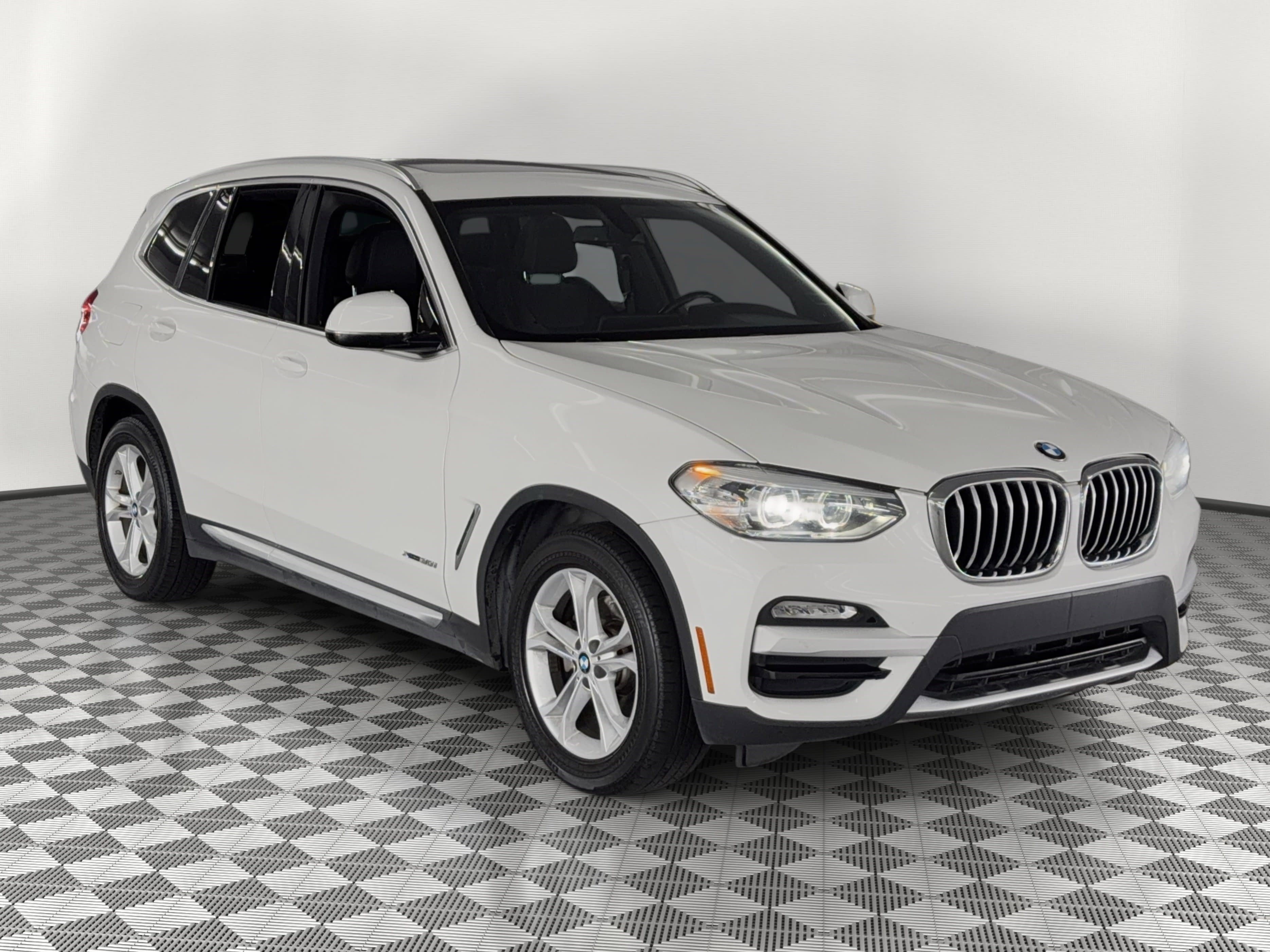 Used 2018 BMW X3 xDrive30i AWD/4WD image 7