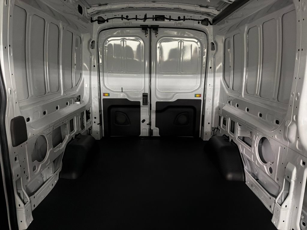New 2026 Ford Transit 250 148 Medium Roof image 28