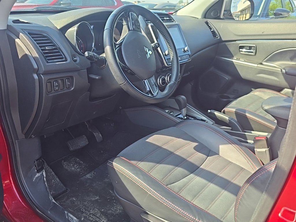 Used 2025 Mitsubishi Outlander Sport SE AWD/4WD image 5
