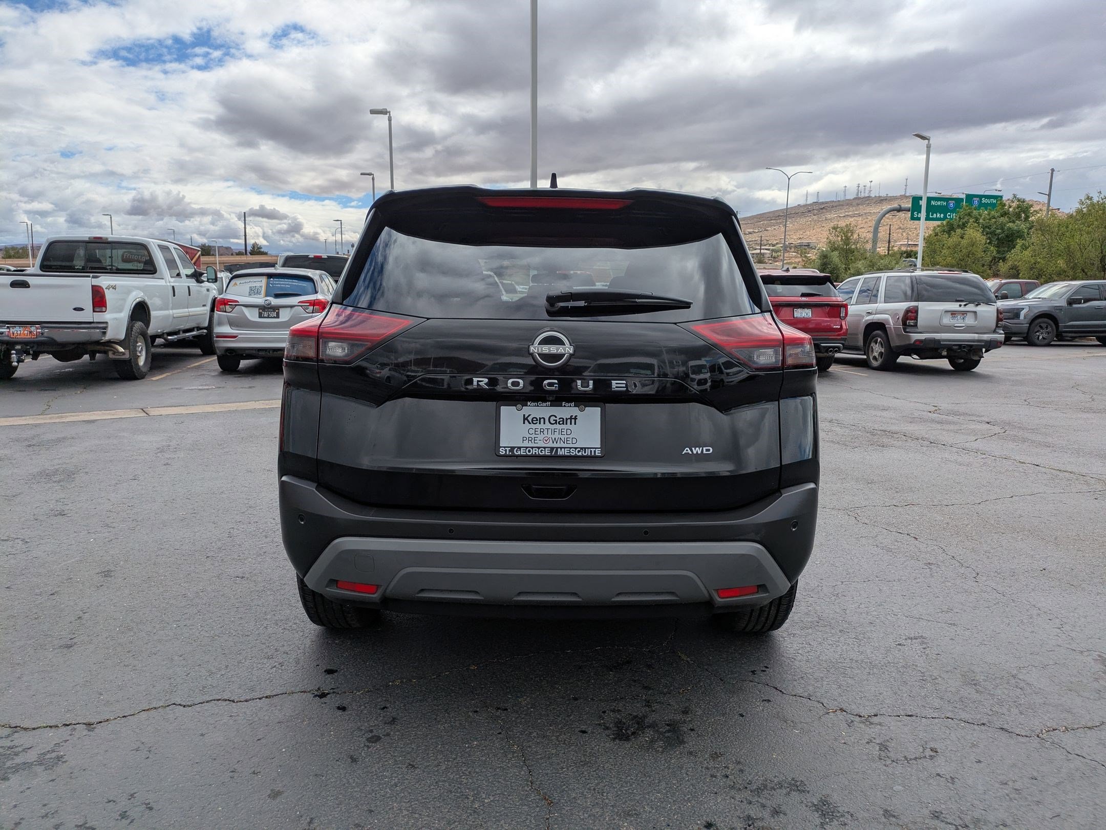 Used 2023 Nissan Rogue S image 4