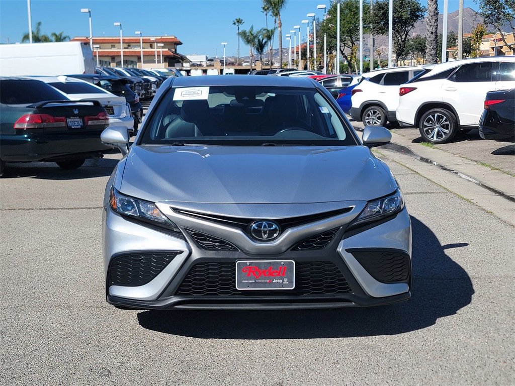 Used 2023 Toyota Camry SE image 2