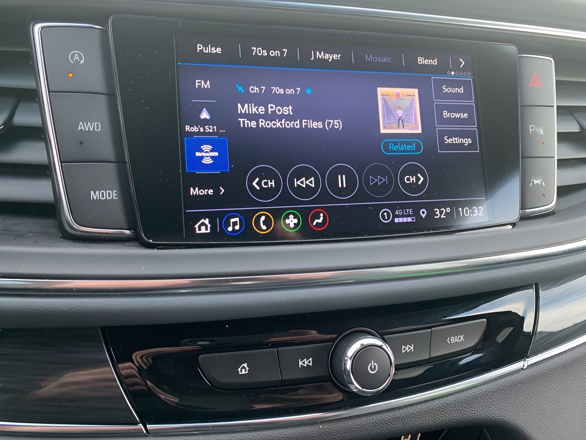 Used 2024 Buick Enclave Essence w/ Trailering Package, 5000 lbs. image 18