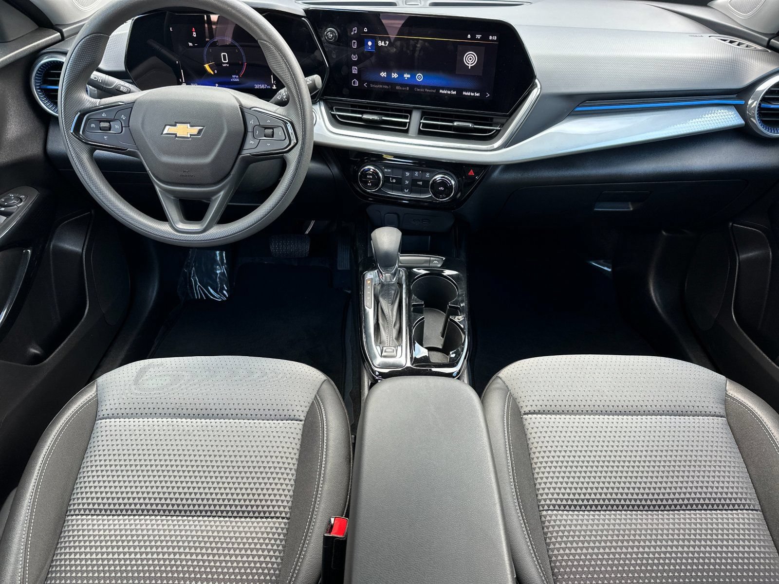 Used 2025 Chevrolet Trax LT FWD image 12
