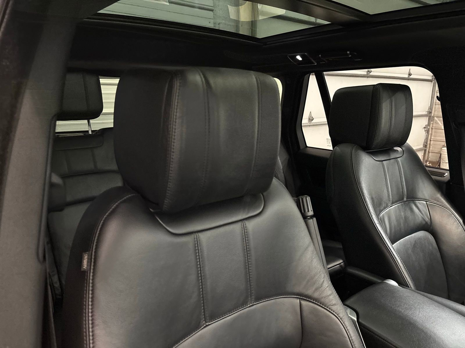 Used 2018 Land Rover Range Rover image 28