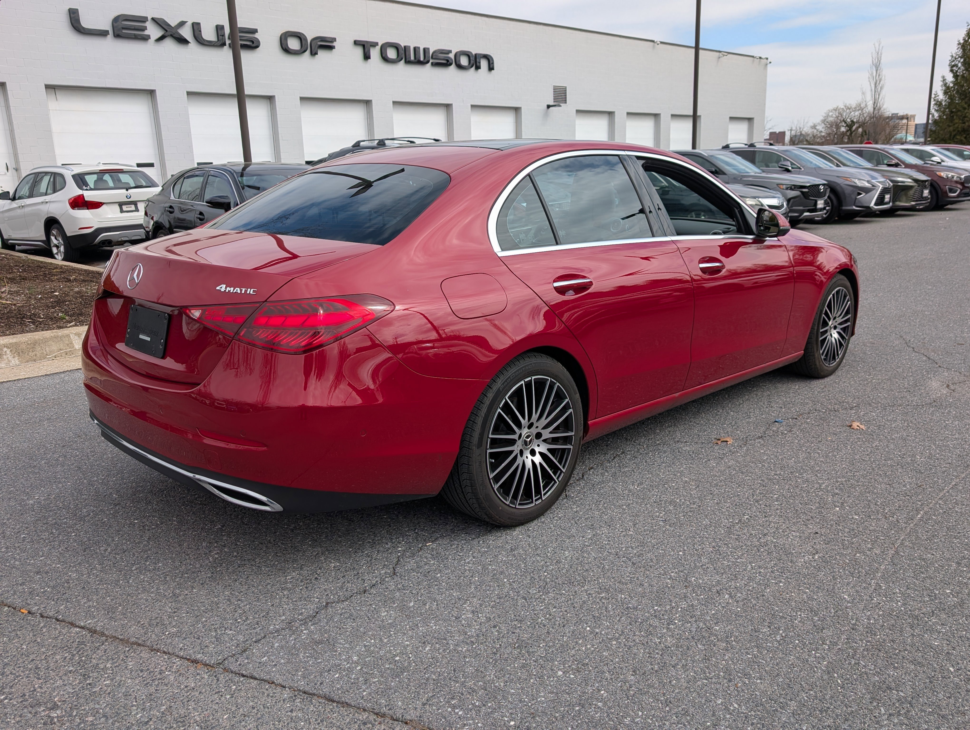 Used 2025 Mercedes-Benz C 300 4MATIC Sedan image 3