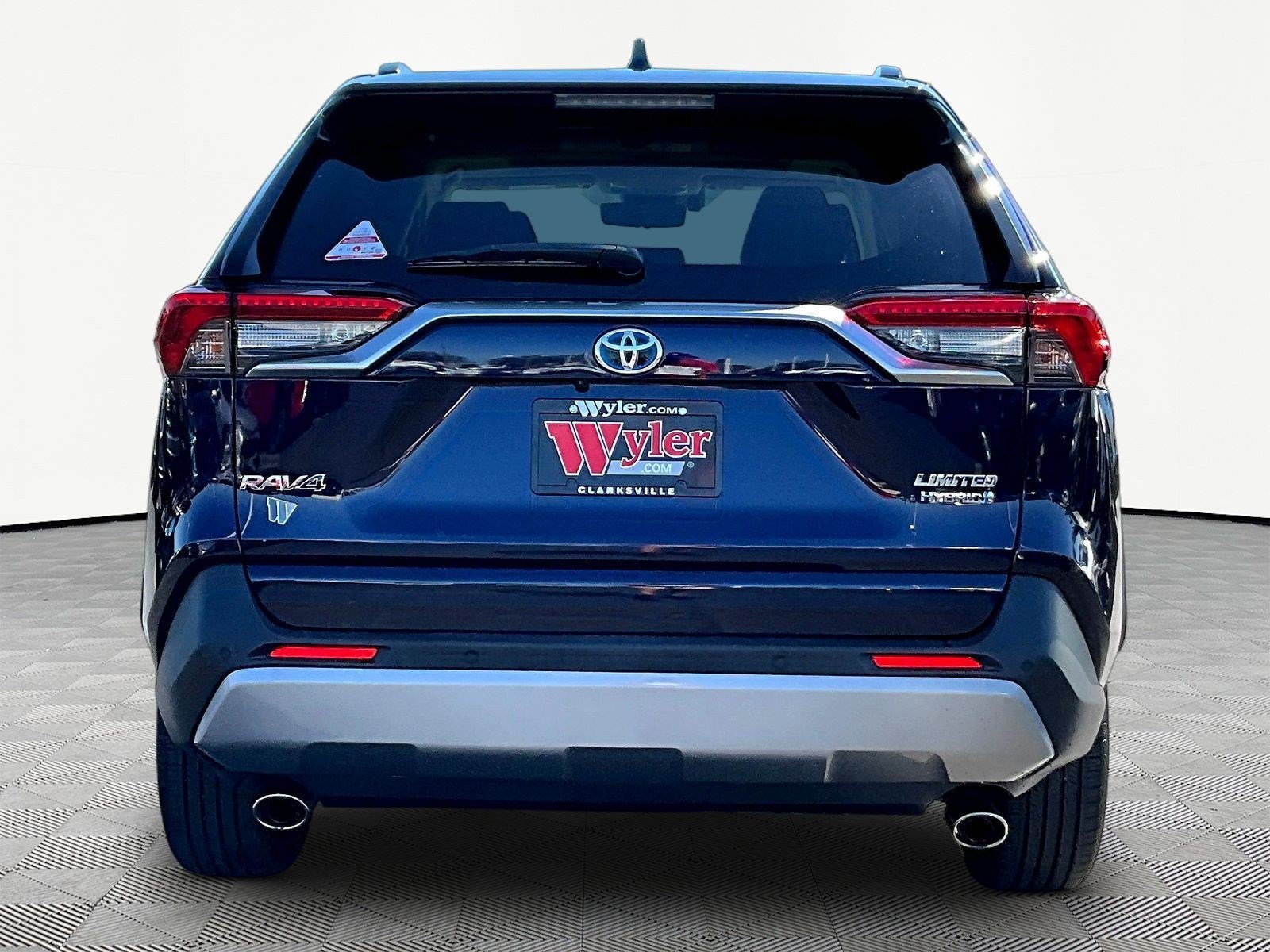 Used 2022 Toyota RAV4 Limited AWD/4WD image 5