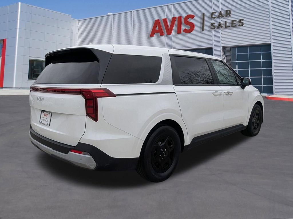 Used 2025 Kia Carnival image 6