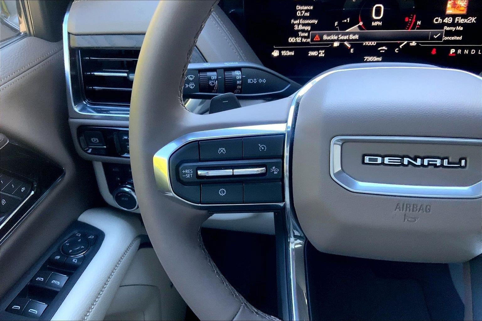 Used 2025 GMC Yukon Denali AWD/4WD image 19