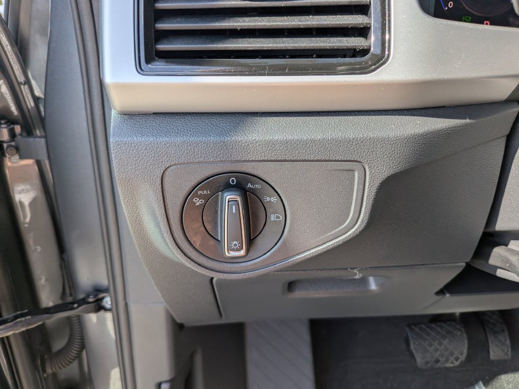 Certified 2023 Volkswagen Atlas Cross Sport SE FWD image 28